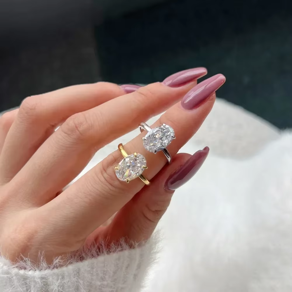 2024 Fashionable and Versatile White Oval Pigeon Egg Zircon Plated Gold Silver Women's Wedding Engagement Ring